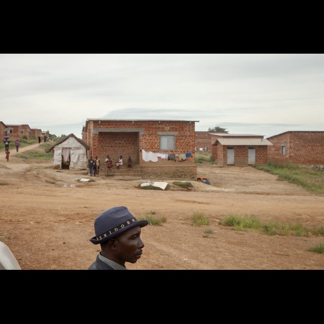<i>Housing camp for relocated villagers provided by Tenke Fungurume Mining. </i> 2013.<br>
Inkjet print on Epson baryta Photo Rag 315g<br>
80 x 120 cm / 31 1/2” x 47 1/4”<br>
Edition: 5 + 2 AP