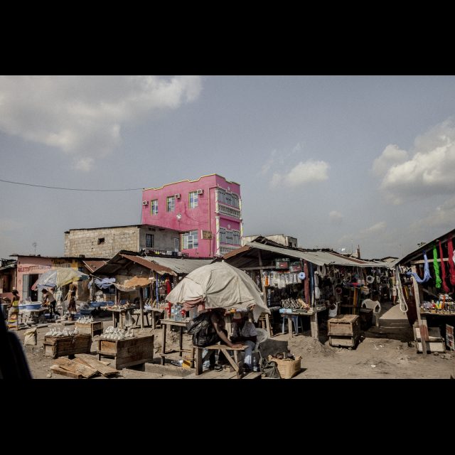 <i>Transformed OCA housing near Lemba Terminus. 2013</i><br>
Inkjet print on Epson baryta Photo Rag 315g<br>
80 x 120 cm / 31 1/2” x 47 1/4”<br>
Edition: 5 + 2 AP