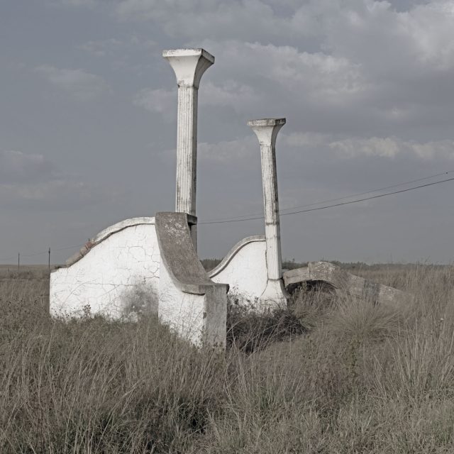 36" x 36" / 914 x 914 cm<br>
Archival digital print on Hahnemuhle Photo Rag, 308 gsm<br>
Edition: 5 + 2 AP