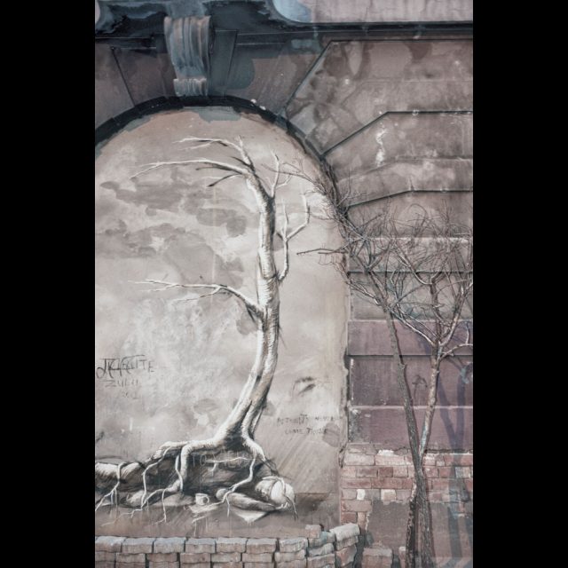 Archival digital print on Hahnemuhle Photo Rag<br>
40.67 x 60.9 cm<br>
Edition: 5 + 2 AP Series: A City Refracted