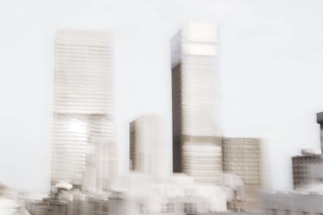 Archival digital print on Hahnemuhle Photo Rag<br>
40.67 x 60.9 cm<br>
Edition: 5 + 2 AP Series: A City Refracted