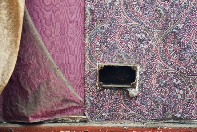 Archival digital print on Hahnemuhle Photo Rag<br>
40.67 x 60.9 cm<br>
Edition: 5 + 2 AP Series: A City Refracted