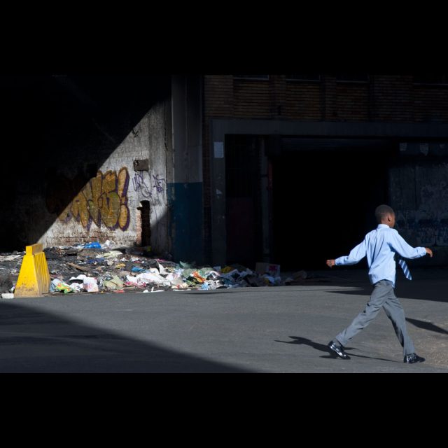 Archival digital print on Hahnemuhle Photo Rag<br>
40.67 x 60.9 cm<br>
Edition: 5 + 2 AP Series: A City Refracted