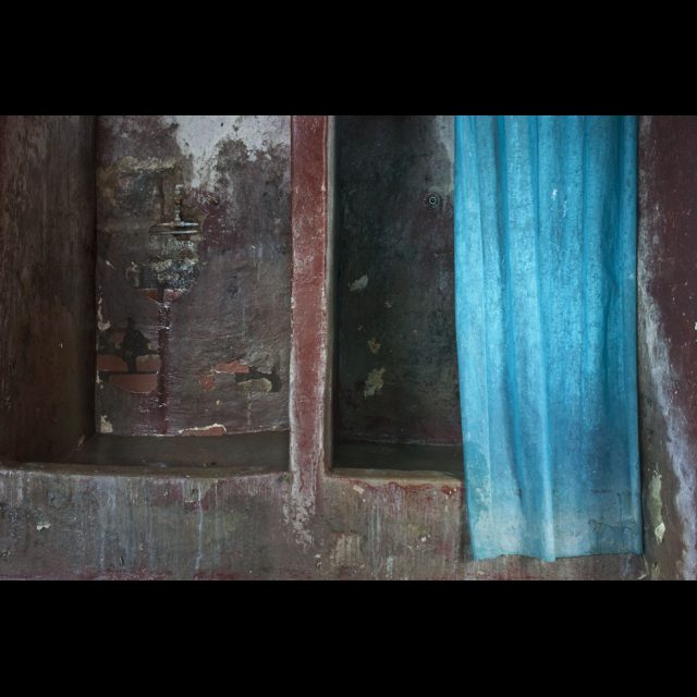 Archival digital print on Hahnemuhle Photo Rag<br>
40.67 x 60.9 cm<br>
Edition: 5 + 2 AP Series: A City Refracted