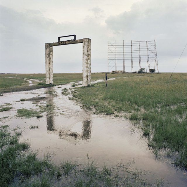 36" x 36" / 914 x 914 cm<br>
Archival digital print on Hahnemuhle Photo Rag, 308 gsm<br>
Edition: 5 + 2 AP