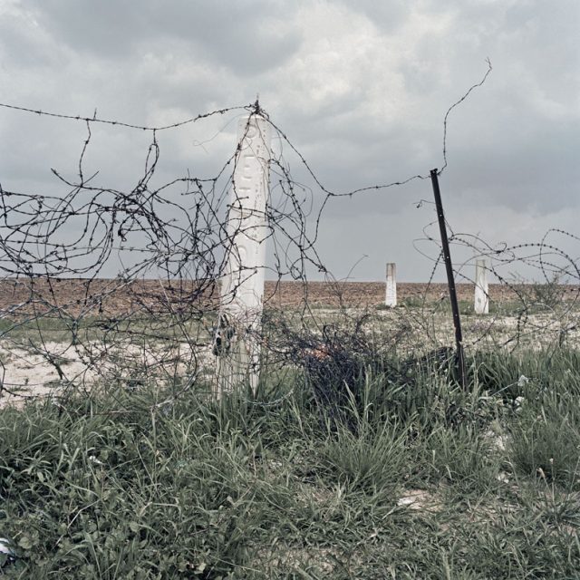 36" x 36" / 914 x 914 cm<br>
Archival digital print on Hahnemuhle Photo Rag, 308 gsm<br>
Edition: 5 + 2 AP
