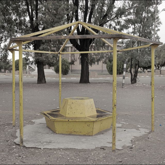 36" x 36" / 914 x 914 cm<br>
Archival digital print on Hahnemuhle Photo Rag, 308 gsm<br>
Edition: 5 + 2 AP