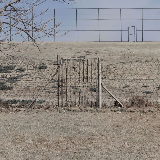 36" x 36" / 914 x 914 cm<br>
Archival digital print on Hahnemuhle Photo Rag, 308 gsm<br>
Edition: 5 + 2 AP