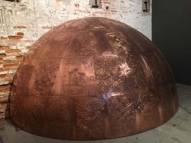 <i>The Other Memorial</i>, 2015, at the 56th International Venice Biennale (All the World’s Futures)<br>
Copper sculpture<br>
400 x 200 x 200 cm<br>