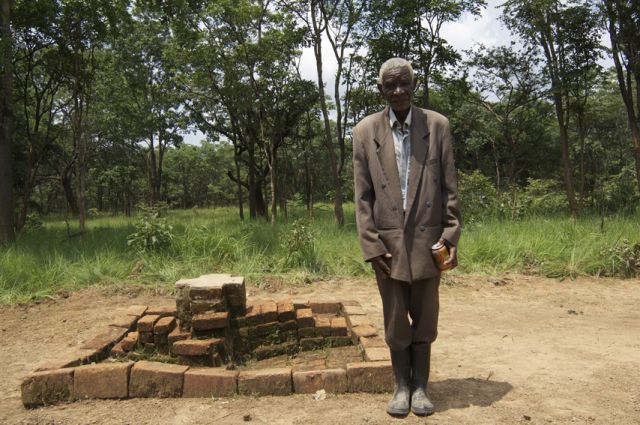 <i>The site where Patrice Lumumba, Maurice Mpolo and Joseph Okito were executed and first buried.</i> 2010<br>
Digital inkjet print on Innova Ultra Smooth Gloss 285/gr/m2 (Baryt Paper)<br>
80 x 120 cm <br>
Edition: 5 + 2 AP