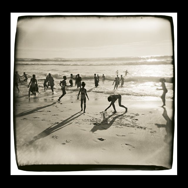 <i>Waterline #3</i>, 2002<br>
Digital light jet print<br>
Paper size: 47.2" x 47.2"; Image size: 43.3" x 41"<br>
Ed#:15<br>
Also: Paper size: 17 x 17" Image size 12 3/4" x 13 1/2"<br>
Ed#:25