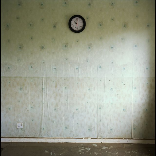 27 1/2” x 27 1/2 / 70 x 70 cm<br>
48” x 48” / 122 x 122 cm<br>
71” x 71” / 180 x 180 cm<br>
Edition: 3 + 1 AP