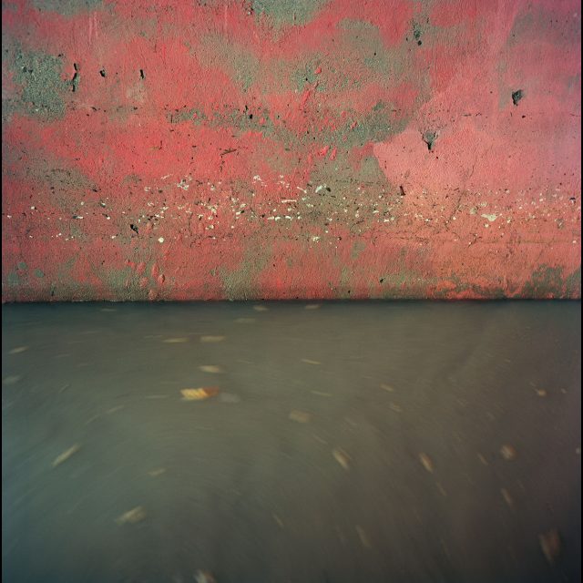 27 1/2” x 27 1/2 / 70 x 70 cm<br>
48” x 48” / 122 x 122 cm<br>
71” x 71” / 180 x 180 cm<br>
Edition: 3 + 1 AP