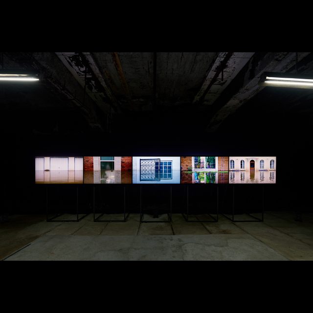 Series: Drowning World<br>
5-screen sound and video installation<br>
Edition: 5 + 2 AP