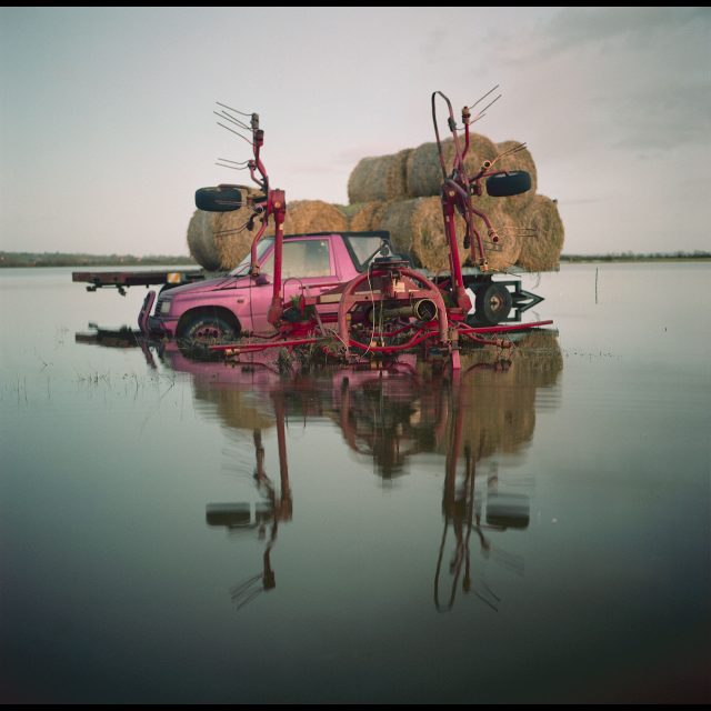 HD video. Ratio 9:16. Duration: 35:24<br>
Edition: 8 + 2 AP