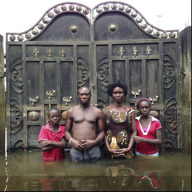 Chromogenic print on Fuji Crystal Archive<br>
27 1/2” x 27 1/2 / 48” x 48”; Edition: 5 + 2 AP
<br>
70 x 70 cm / 122 x 122 cm; Edition: 3 + 2 AP