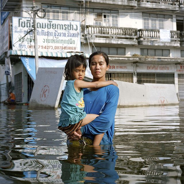 Chromogenic print on Fuji Crystal Archive<br>
27 1/2” x 27 1/2 / 48” x 48”; Edition: 5 + 2 AP
<br>
70 x 70 cm / 122 x 122 cm; Edition: 3 + 2 AP