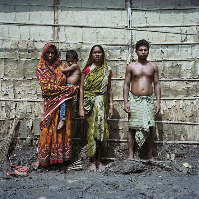 Chromogenic print on Fuji Crystal Archive<br>
27 1/2” x 27 1/2 / 48” x 48”; Edition: 5 + 2 AP
<br>
70 x 70 cm / 122 x 122 cm; Edition: 3 + 2 AP