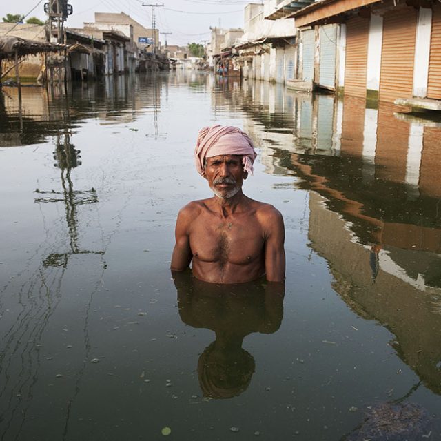 Chromogenic print on Fuji Crystal Archive<br>
27 1/2” x 27 1/2 / 48” x 48”; Edition: 5 + 2 AP
<br>
70 x 70 cm / 122 x 122 cm; Edition: 3 + 2 AP