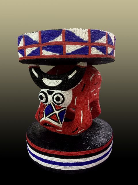 Wood, glass beads, mirrors<br>
17 7/10" x 14 1/5" x 14 1/5" / 45 x 36 x 36 cm