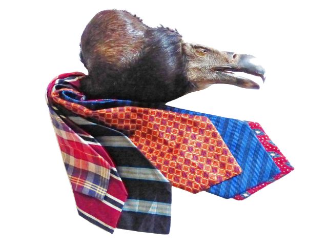 (Ensures power and success for well-integrated migrants in the U.S., Canada, and Australia)<br>
Mixed media<br>
Collaboration with Marabout Modu Kara, Senegal<br>
L 62 (var.) x 14 x 10 cm