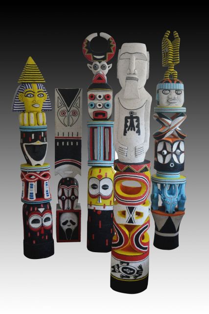 Wood, beads, glue, cotton thread, silicone mastic<br>
Variable dimensions