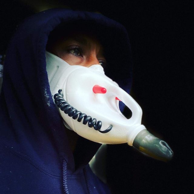 Series: Corona curius<br>
Pigment print on Hahnemühle paper <br>
82 x 62 cm / 32 ¼" x 23 ½". Edition: 3+2 AP <br>
26 cm x 19.5 cm / 8 ⅛" x 7 ¾" Edition: 5+2 AP <br>