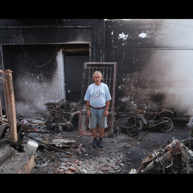 Series: Burning World<br> chromogenic print on Fuji Crystal Archive paper<br>
Available in 3 sizes:<br>
30 x 24 cm / E. 4 + 1 AP
60 x 80 cm / E. 3 + 1 AP
10