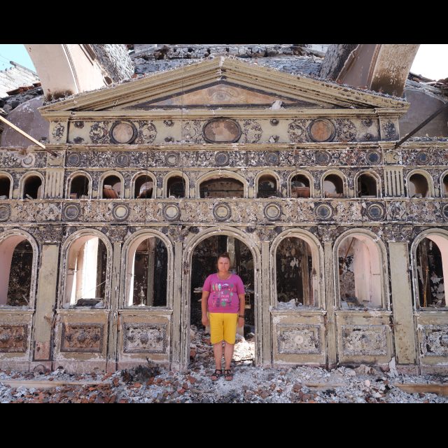 Series: Burning World<br> chromogenic print on Fuji Crystal Archive paper<br>
Available in 3 sizes:<br>
30 x 24 cm / E. 4 + 1 AP
60 x 80 cm / E. 3 + 1 AP
100 x 80 cm / E. 2 + 1 AP
Edition of 9 plus 4 artist's proofs