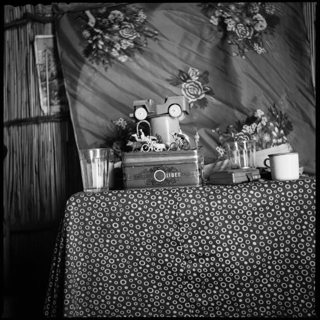 Gelatin Silver Print <br>
Image: 14" x 14" in. (35.5 x 35.5 cm)<br>
Paper: 17" x 17"(43.2 x 43.2 cm)<br>
Edition of 7 + 3 AP