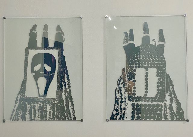 <i>Masks & Spirit<i/>, 2019<br>
5 glass and mirror screenprints<br>
65 cm x 50 cm (each)
