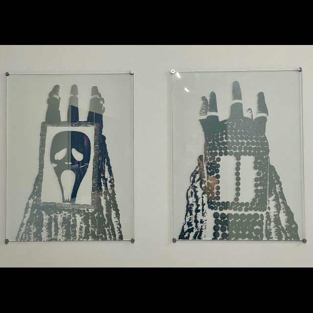 <i>Masks & Spirit<i/>, 2019<br>
5 glass and mirror screenprints<br>
65 cm x 50 cm (each)