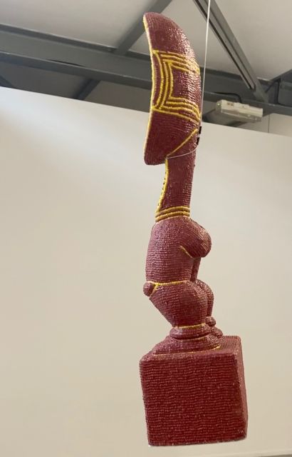 <i>Les Exotiques autochtones<i/>, 2020 (detail)<br>
multimedia Installation<br>
Five beaded wooden sculptures, each with a mirrored wooden plinth and a wooden crate affixed with vinyl pictorial labels(br>
Approx. 20m²