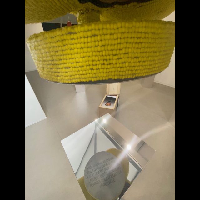 <i>Les Exotiques autochtones<i/>, 2020 (detail)<br>
multimedia Installation<br>
Five beaded wooden sculptures, each with a mirrored wooden plinth and a wooden crate affixed with vinyl pictorial labels(br>
Approx. 20m²