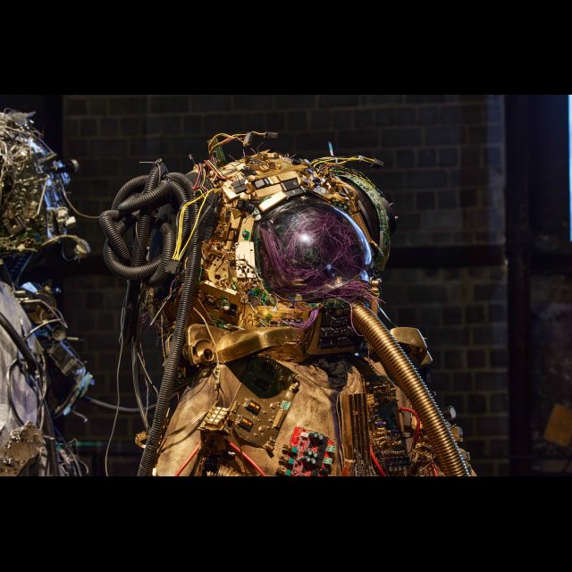 Multimedia – electronic circuits, fabric, wire, found objects, and gold spray paint multimedia installation<br>
Photos: Hans-Georg Merkel / Weltkulturerbe Völklinger Hütte<br>