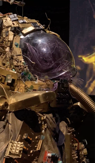 Multimedia – electronic circuits, fabric, wire, found objects, and gold spray paint multimedia installation<br>
Photos: Hans-Georg Merkel / Weltkulturerbe Völklinger Hütte<br>